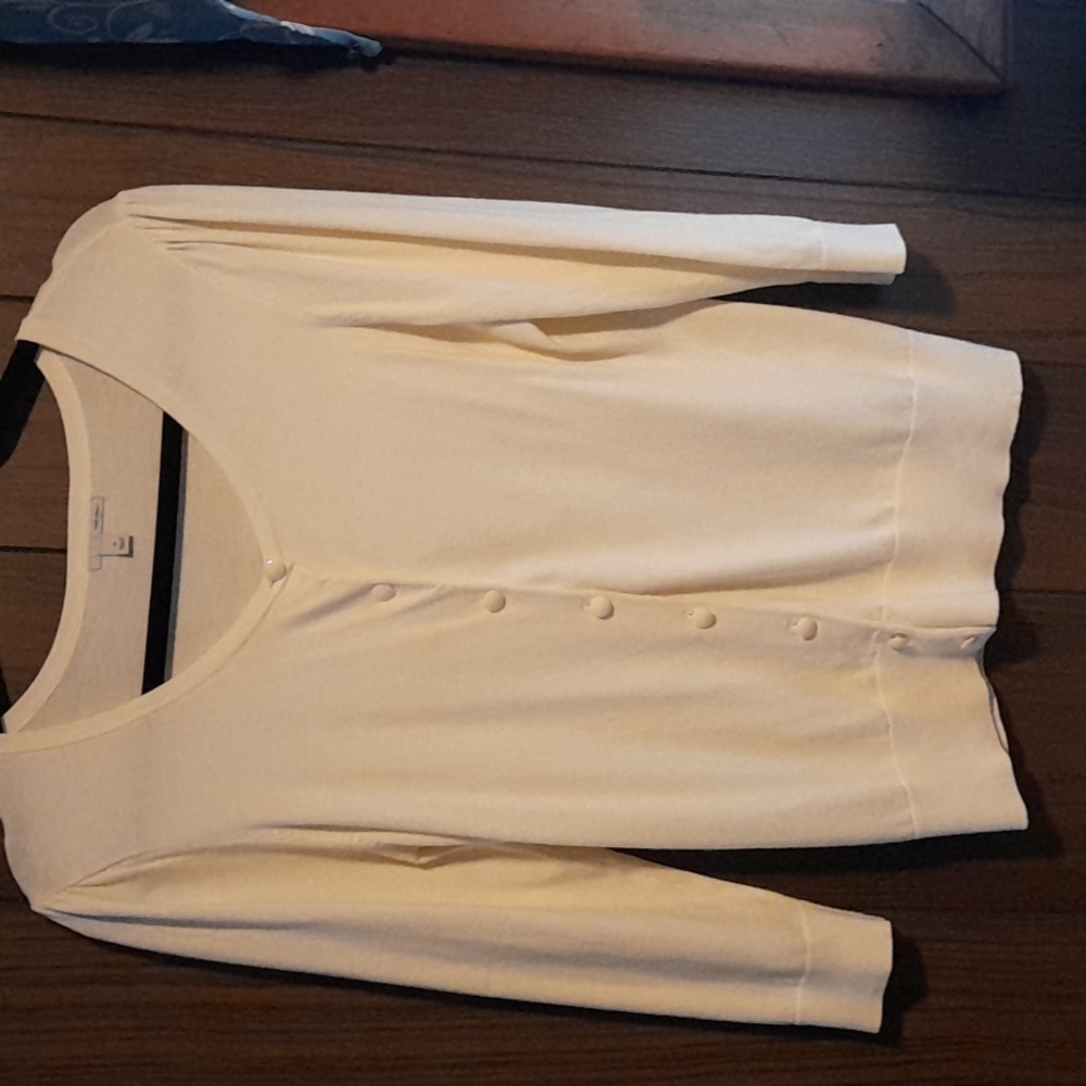 Halogen Ivory/Cream Button Down 3/4 Sleeves Sweater/Cardigan